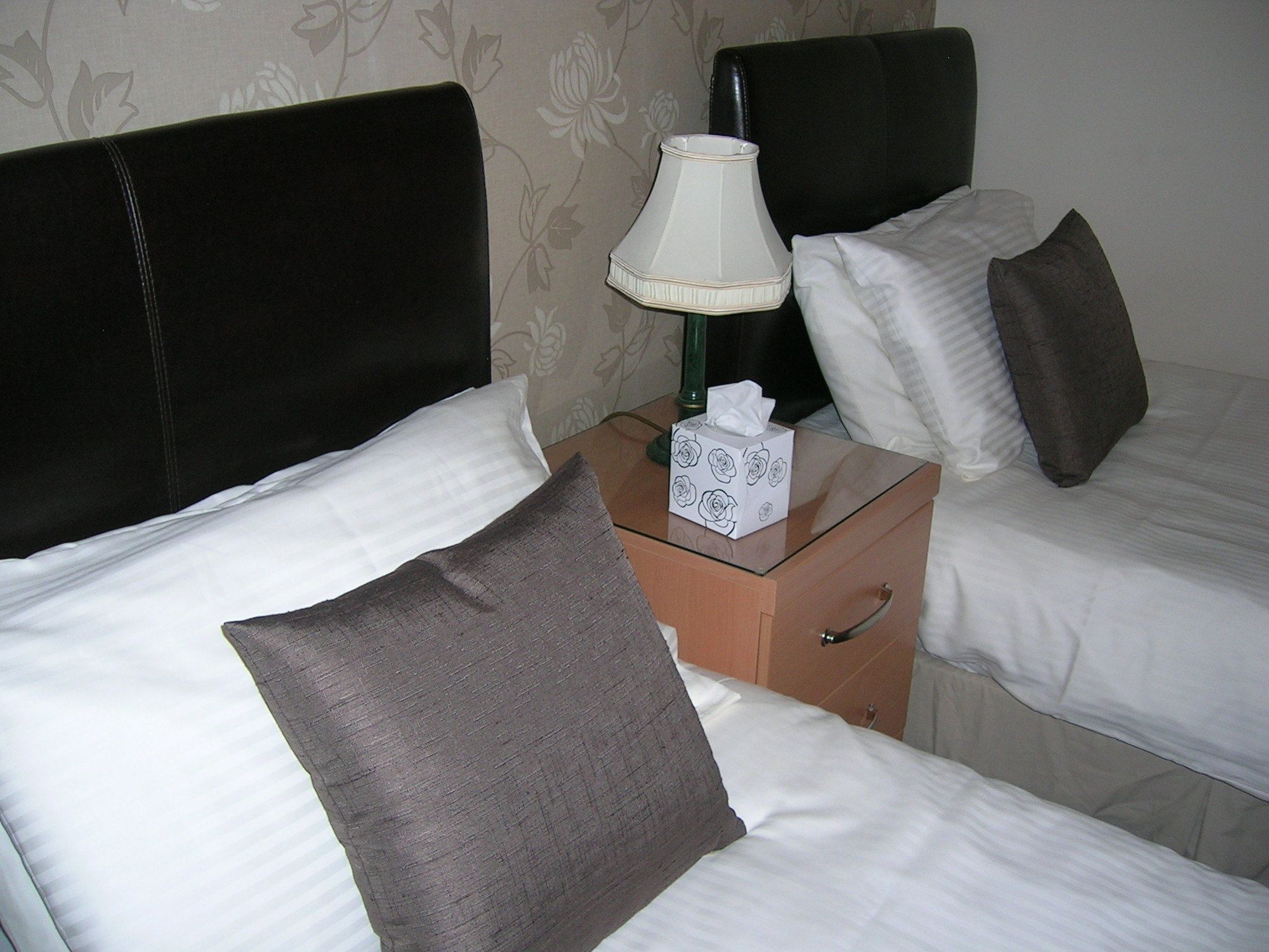 Achnacarry Guest House เพิร์ท ภายนอก รูปภาพ